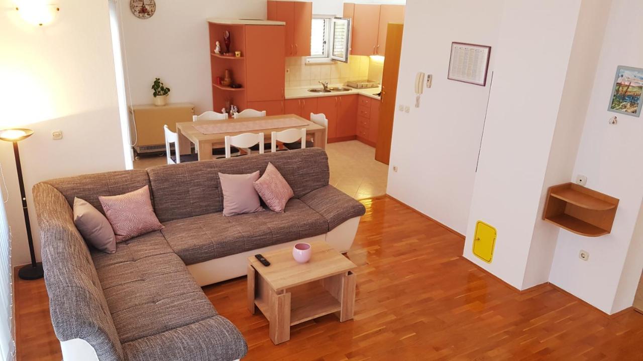 Apartments Edita Макарска Экстерьер фото